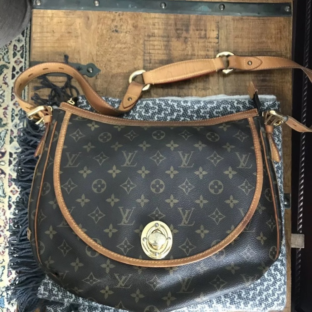 Louis Vuitton Tulum GM Crossbody